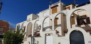 Dúplex a Nueva Torrevieja. Dúplex con solarium y 3 piscinas comunitarias en calas blancasla