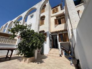 Dúplex a Nueva Torrevieja. Dúplex con solarium y 3 piscinas comunitarias en calas blancasla
