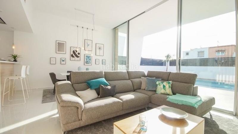 Foto 03c7196a-6205-4d84-89e5-49d830e003bf. Xalet amb aparcament piscina a Zona Carrefour - Urbanizaciones Torrevieja