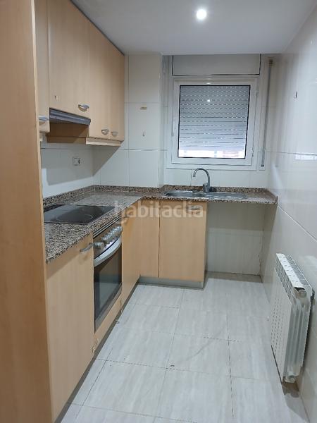 Foto 38a4d601-e34c-42e6-aad0-daaacd882c0b. Alquiler ático àtic dúplex de 3hb i un estudi zona quimics en Girona