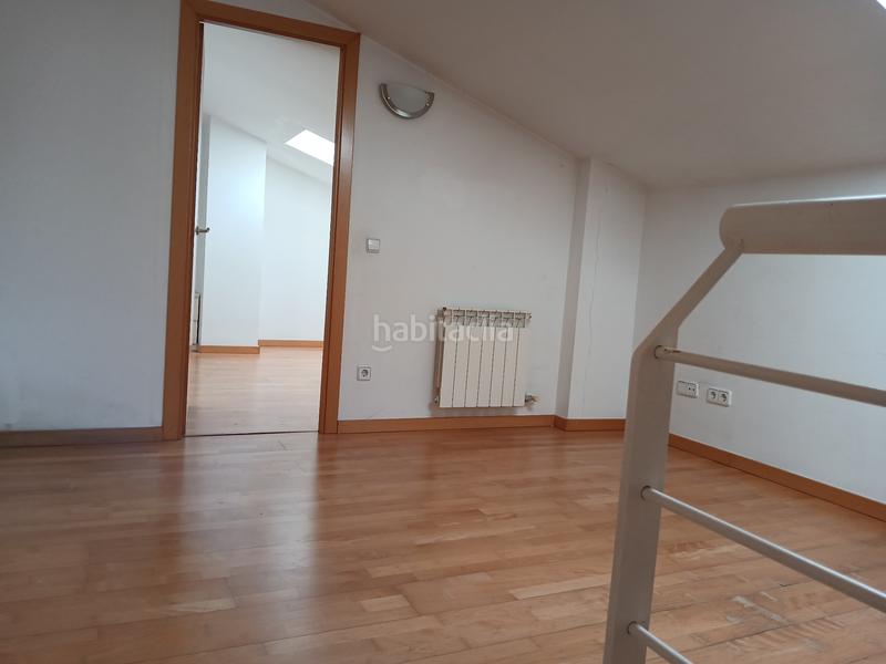 Foto db8ba305-43d9-48c0-a258-8aeee6fd9f79. Alquiler ático àtic dúplex de 3hb i un estudi zona quimics en Girona