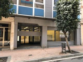Rent Business premise in Raval de santa anna 45. Local comercial en dos plantas de 500 m2, 350 m2 en planta baja