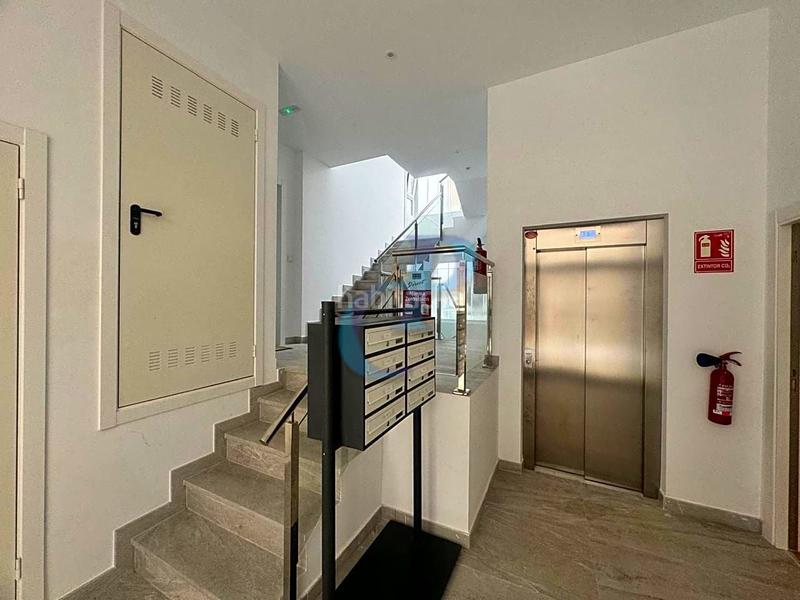 Foto a30a28d7-a4d3-4129-b6c1-1bf2ae560e95. Local comercial en Monte Alto - Zalaeta - Atocha Coruña (A)