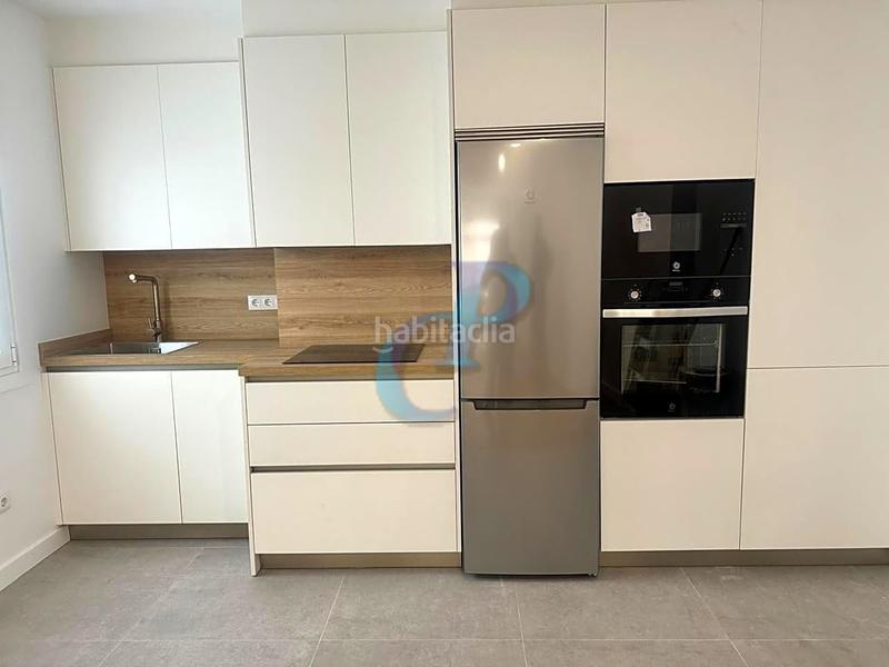 Foto 89eea2f6-7727-4225-85a8-309441dc495a. Locale commerciale in Monte Alto - Zalaeta - Atocha Coruña (A)