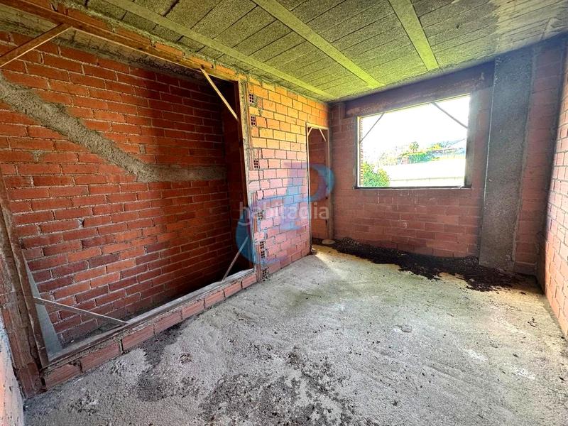 Foto d0fcce1f-228b-4de2-b416-a97cd4da9d2d. Casa en Abegondo