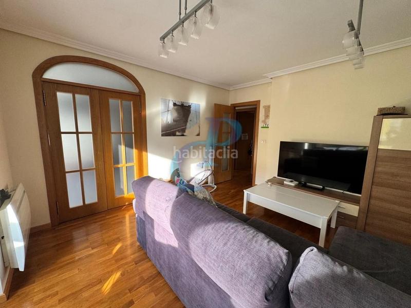 Foto bca8bacd-8d88-40e7-87af-95999457150d. Piso en Falperra - Santa Lucía Coruña (A)