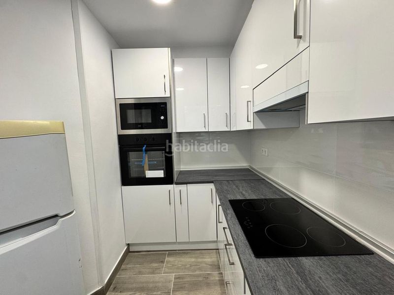 Foto 1dbffde4-d9bb-47dd-b0cb-b0f14ddeed5a. Rent flat with heating in Cuatro Caminos - Plaza de la Cubela Coruña (A)