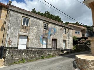 Masia  Baño. Casa de piedra para restaurar en muros