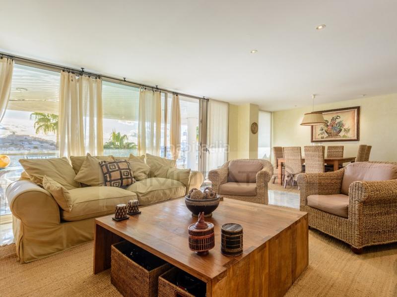 Foto 1275d0e2-e88e-47dd-8d1f-960f92bce214. Appartamento con parcheggio in Marina Botafoc-Talamanca Ibiza