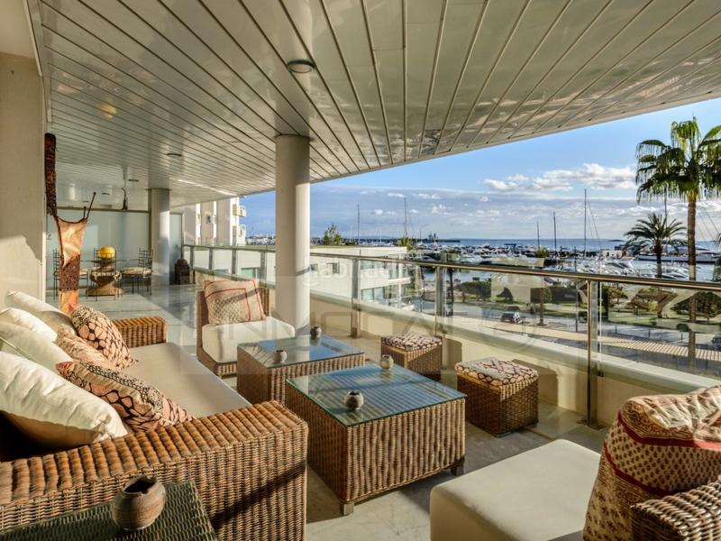 Foto 755f8d85-f4e3-46a5-b45f-c8a5211013b8. Appartamento con parcheggio in Marina Botafoc-Talamanca Ibiza