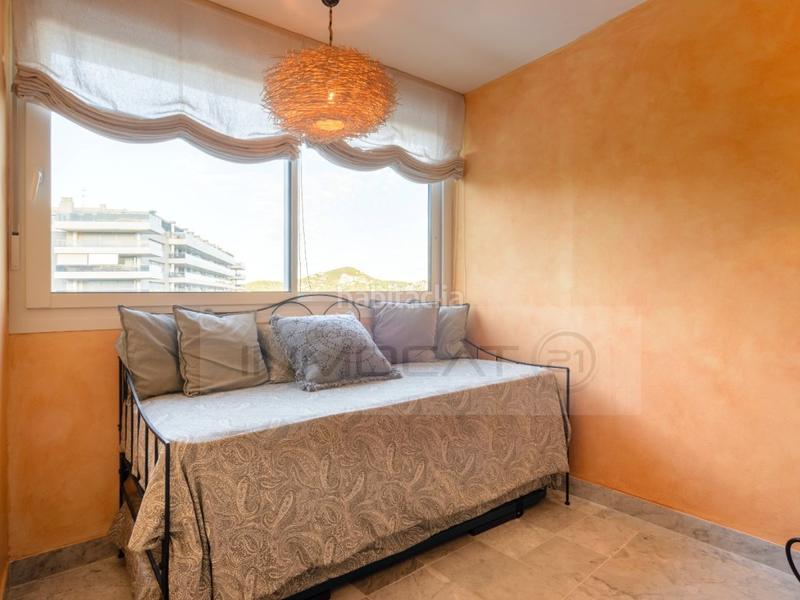 Foto ceb403de-4fcb-4d03-961d-4a978dd8f390. Appartamento con parcheggio in Marina Botafoc-Talamanca Ibiza