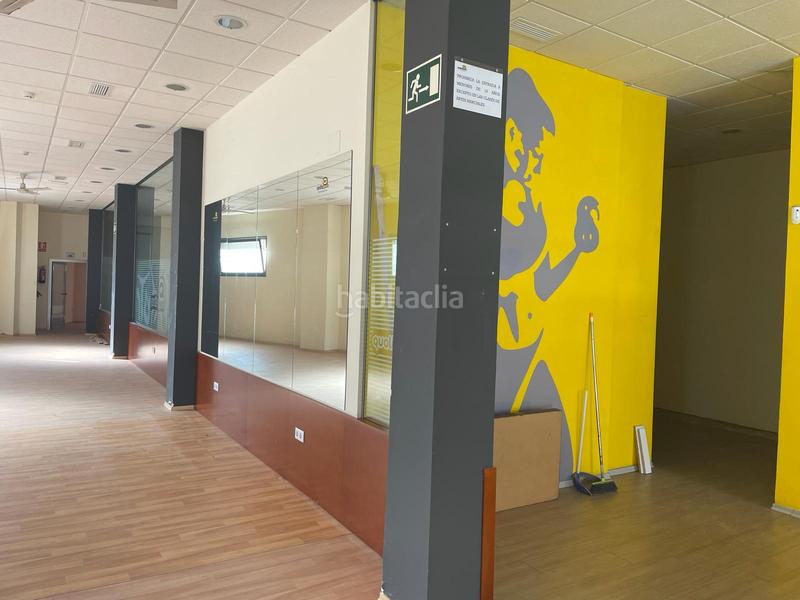 Foto 042a6dff-269c-47ef-94bf-f6e1fcc15d5a. Alquiler local comercial en calle alcolea 14 local en montjo calle alcolea en Montijo
