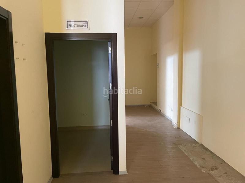 Foto b05f91da-c61e-4738-bc56-0f81b1fcdaa8. Alquiler local comercial en calle alcolea 14 local en montjo calle alcolea en Montijo
