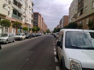 Location Local commercial en Calle jos martnez ruiz-azorn 13. Local en merida, zona de la corchera