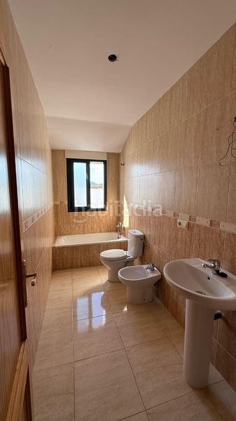 Foto 0e2ab4ee-4df9-459d-a2e0-effaced16897. Casa adossada a Olivenza