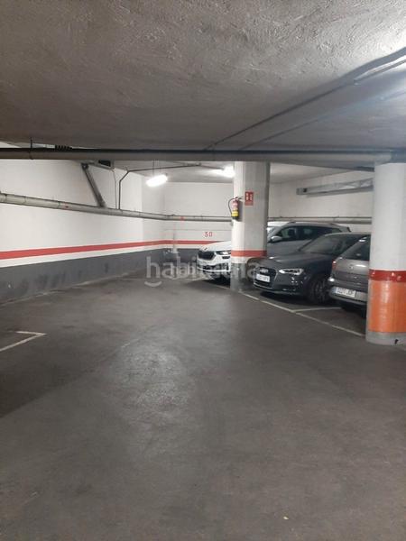 Foto 359e9378-acb2-45f9-8826-a55d5989984e. Aparcament cotxe a El Camp de l´Arpa del Clot Barcelona