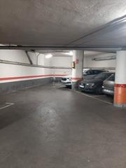 Autoparkplatz in El Camp de l´Arpa del Clot