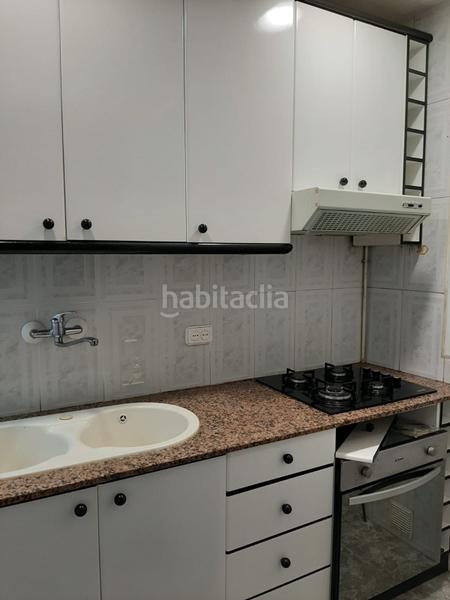 Foto 98e5bb80-d82e-42dd-b3bb-a0091a4c23d4. Piso en ruiz de padron 45 piso en venta con inquilinos. en Barcelona