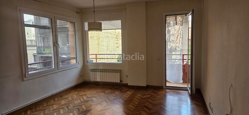Foto 07a3a93c-cf72-4600-87f0-64fa6e9414b8. Pis a nacio 83 a El Camp de l´Arpa del Clot Barcelona