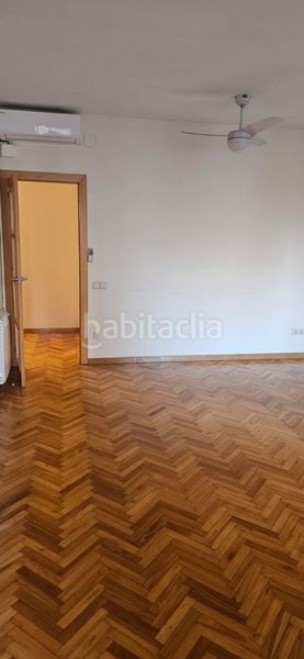 Foto d4f0b444-2c60-4b5d-804c-fc93b758b4c5. Pis a nacio 83 a El Camp de l´Arpa del Clot Barcelona