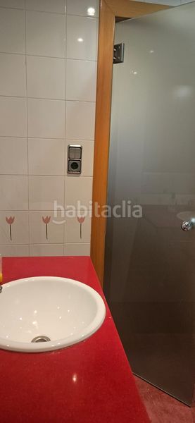 Foto fc7086e9-55dd-4677-96b8-7ff327449e76. Pis a nacio 83 a El Camp de l´Arpa del Clot Barcelona