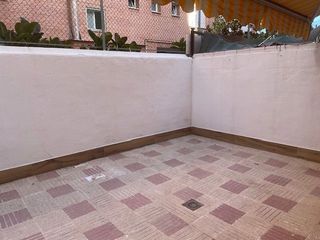 Flat in Zona Alta. Planta baja zona merce