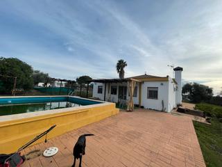 Xalet a Sanlúcar la Mayor. Chalet en los ranchos de guadiamar
