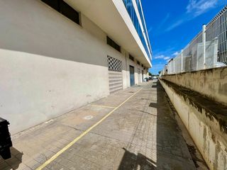 Location Bâtiment à usage industriel  Camí de son fangos. Naves en alquiler poligono son oms palma