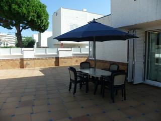 Casa adossada a L´Estartit Poble. Al lado de la playatranquila