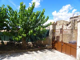 Masia a Jafre. Conjunto de 2 viviendas y garage en el centro del casco antiguo