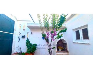 Casa  N/a. Casa planta baja con patio en es castell