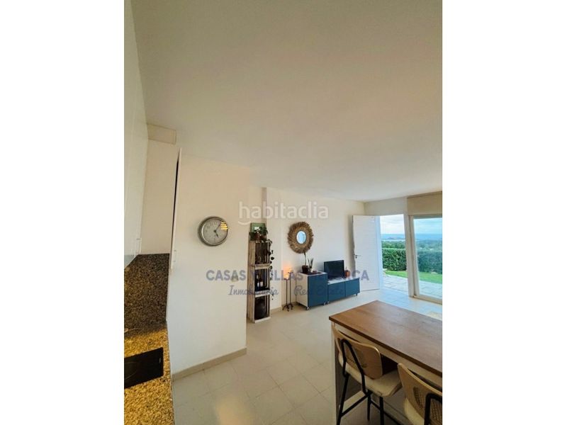 Foto 9189ae3b-e9f2-437e-a660-9a282275fe1e. Apartamento encantadora casa renovada con jardín privado y vistas panorámicas al mar en Coves Noves, menorca en Es Mercadal
