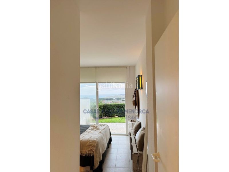 Foto f91a8448-b6fc-489e-9437-1a011b40f6b2. Apartamento encantadora casa renovada con jardín privado y vistas panorámicas al mar en Coves Noves, menorca en Es Mercadal