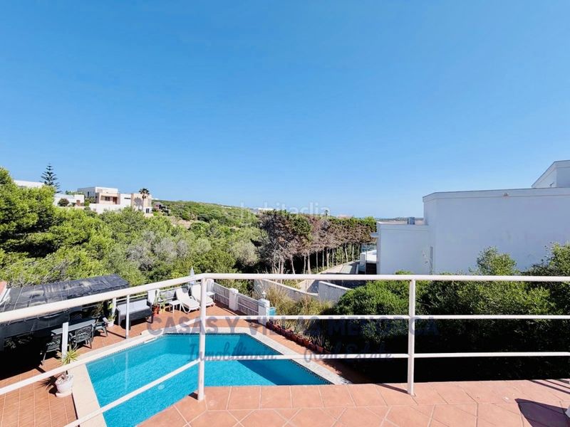 Foto fbfdffba-ad3e-456b-a4a7-6eb21555ab3c. Casa amb aparcament a Cala Llonga-Sa Mesquida Maó / Mahón