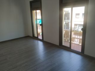 Rent Flat in Carrer del clot 176. 64 m2. 4ª planta con ascensor 2 habitaciones