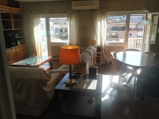 Miete Dachwohnung  Carrer de sant antoni maria claret. Ideal para compartir 4 habitaciones, 2 suit con baño y dos doble