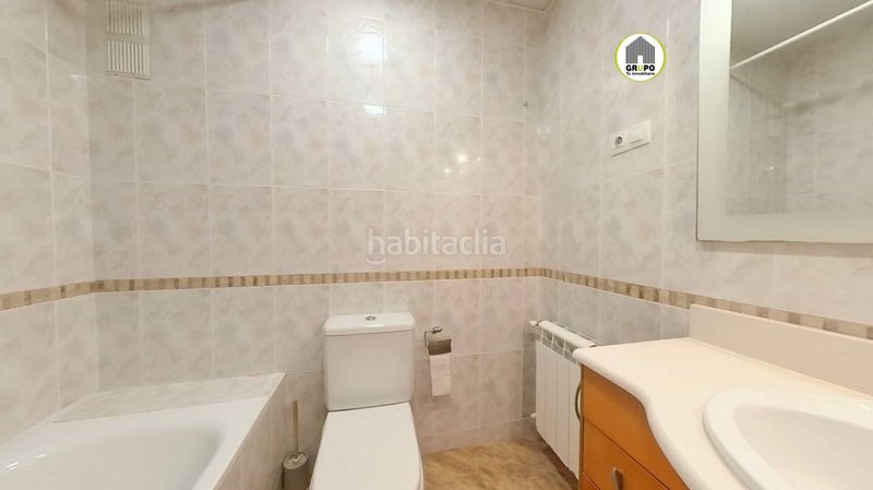 Foto a74d493f-c701-40ab-adfa-e02cc823f2fb. Pis amb calefacció a El Gall Esplugues de Llobregat