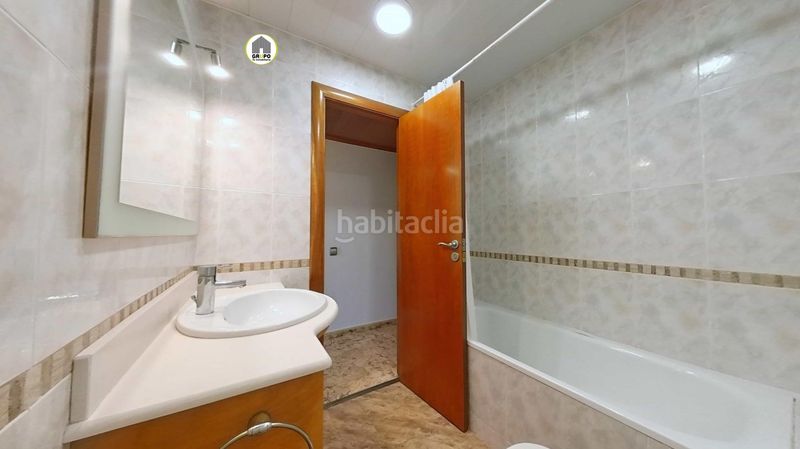 Foto ca673109-baec-48e0-aa85-50b47c41907e. Pis amb calefacció a El Gall Esplugues de Llobregat