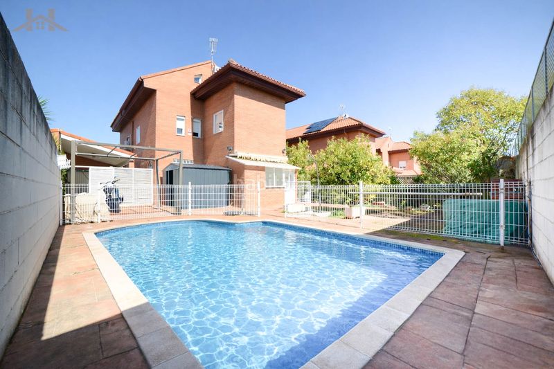 Foto 565575cb-7f61-4354-bc64-f61d14ede352. Casa aparellada amb calefacció aparcament piscina a Cubas de la Sagra