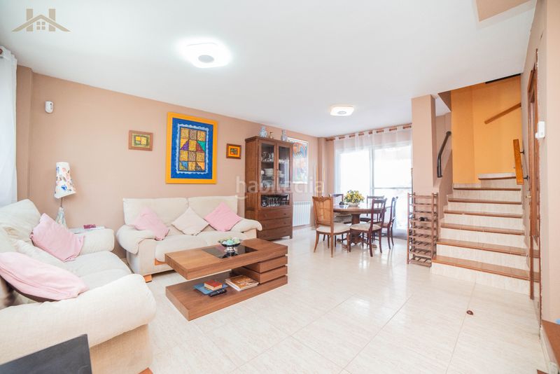 Foto d385931d-fd83-4973-8f6d-7c5e94590c02. Casa aparellada amb calefacció aparcament piscina a Cubas de la Sagra