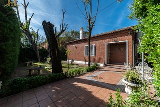 Chalet in Griñón. Chalet independiente en venta en av portugal, griñón