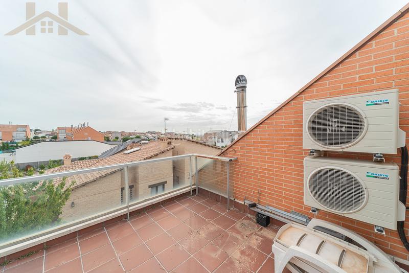 Foto f2147426-9c0a-4173-b0ed-b8bcc24fb786. Casa pareada en Moraleja de Enmedio