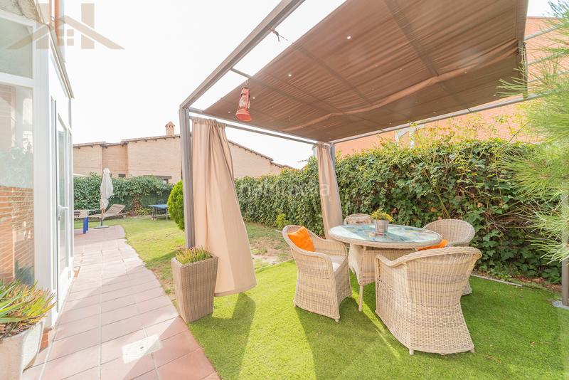 Foto 30f40b84-1c17-4df5-8e19-49e17b29f46e. Maison jumelée avec cheminée parking dans Moraleja de Enmedio