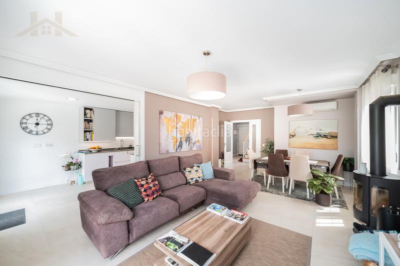 Foto 9c54a0bb-733f-4039-8363-b7fe8714987a. Maison jumelée avec cheminée parking piscine dans Cubas de la Sagra