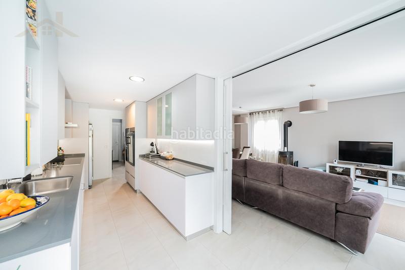 Foto c262d1a1-4b7b-4a64-a8f1-d73f305d88c5. Maison jumelée avec cheminée parking piscine dans Cubas de la Sagra