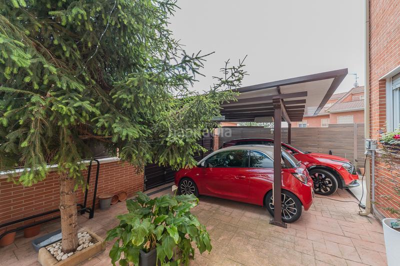 Foto c96610df-c427-410d-bd1e-8914f57fbbf1. Maison jumelée avec cheminée parking piscine dans Cubas de la Sagra