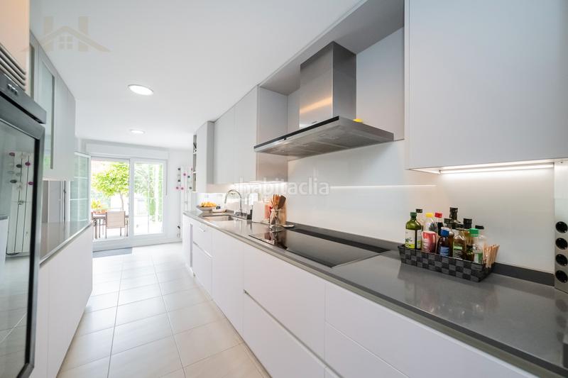 Foto e3eadd15-3f9c-4425-a9ff-6245bd4eb3a0. Maison jumelée avec cheminée parking piscine dans Cubas de la Sagra