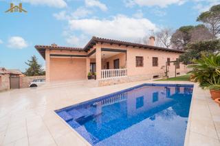 Xalet  Calle numancia. Chalet independiente en venta en calle numancia