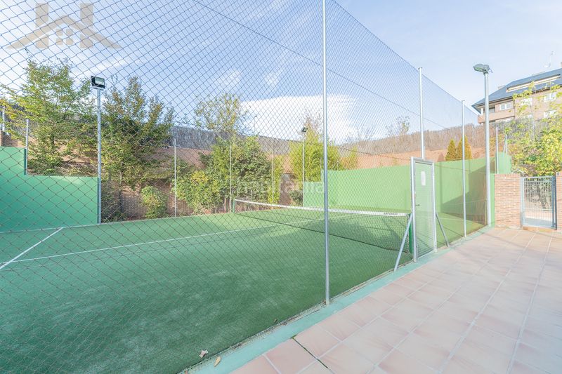 Foto 2eb1b3d8-3242-42d5-ba98-f4853096608b. Àtic amb calefacció piscina a Golf-El Carralero Majadahonda