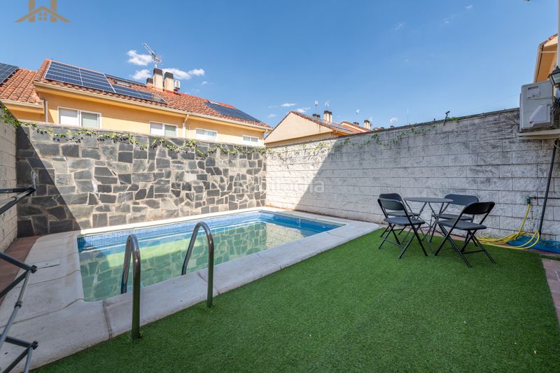 Foto f7ba7988-3601-410f-b5d4-999ce55f7416. Casa adossada amb calefacció piscina a Loeches